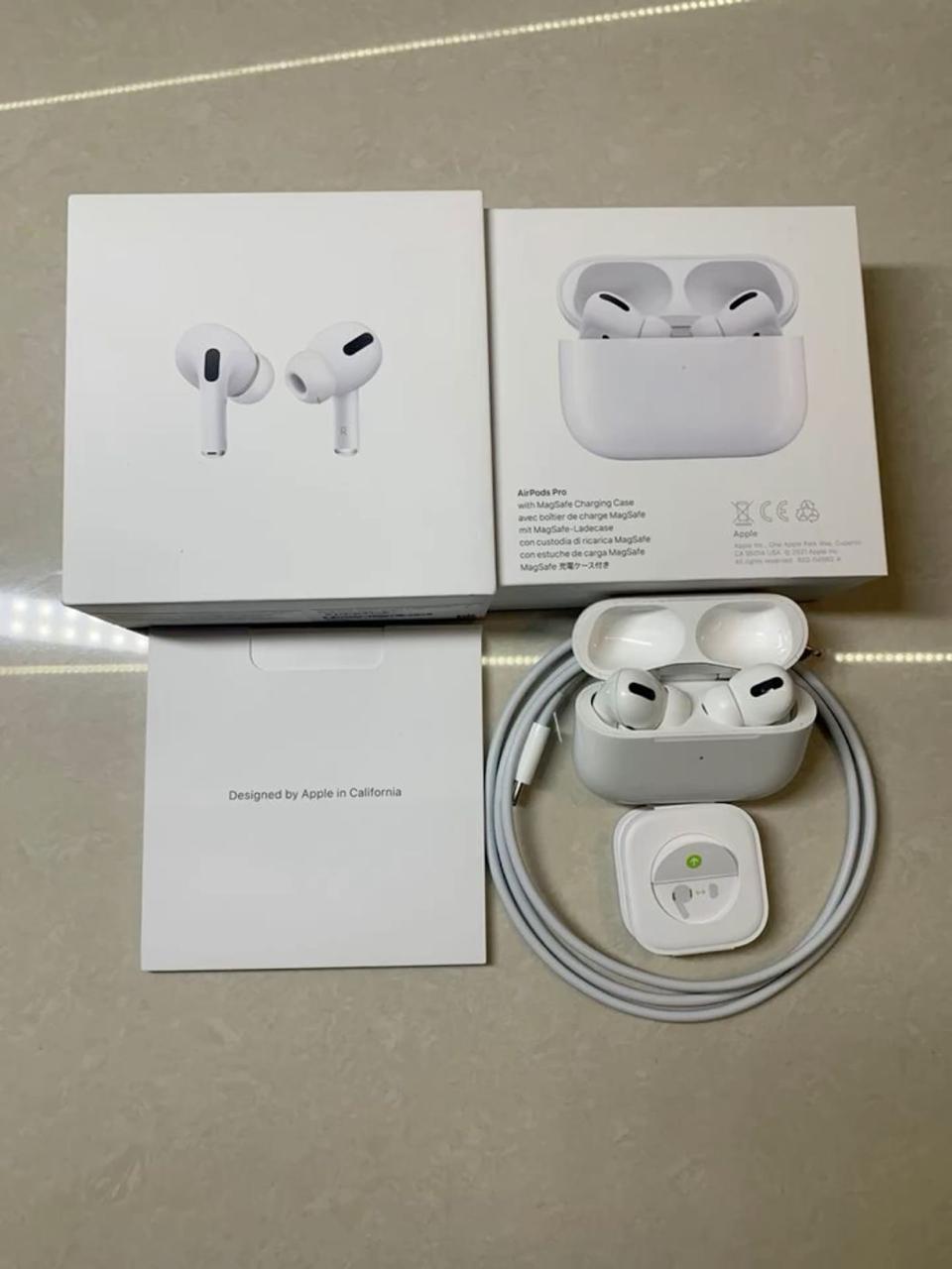 Apple AirPods 4